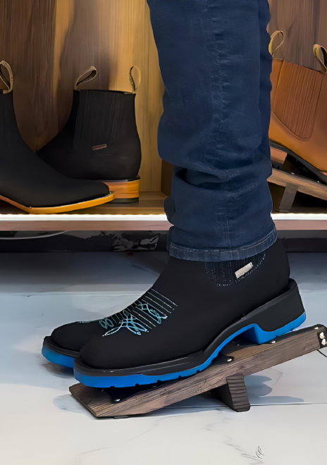 Blue Embroidered Men's Martin Boots
