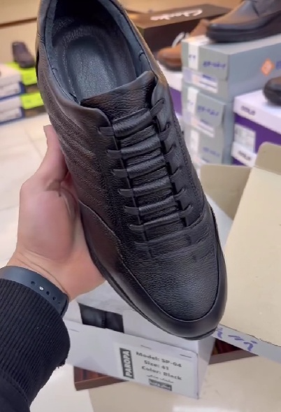 Black Leather Men's Sneakers