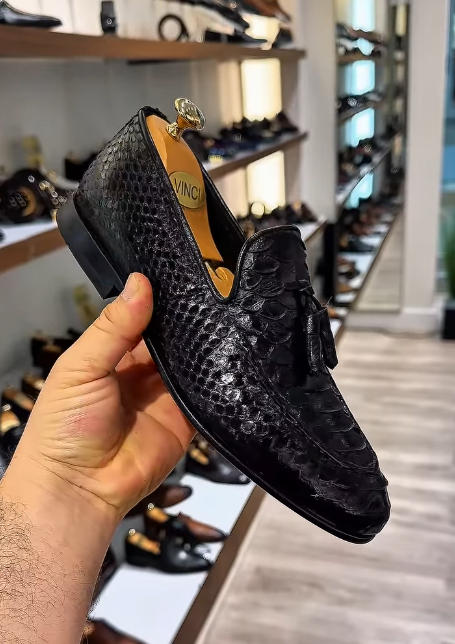 Black Textured Tassel Men's Loafers