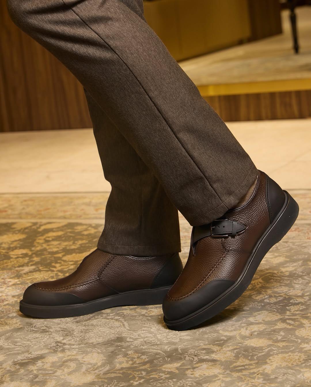 Men's classic leather shoes