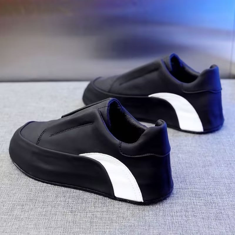 Men's casual and comfortable slip-on shoes