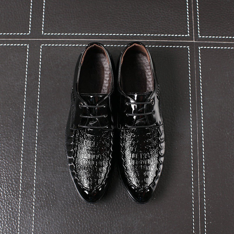 Men's glossy leather shoes