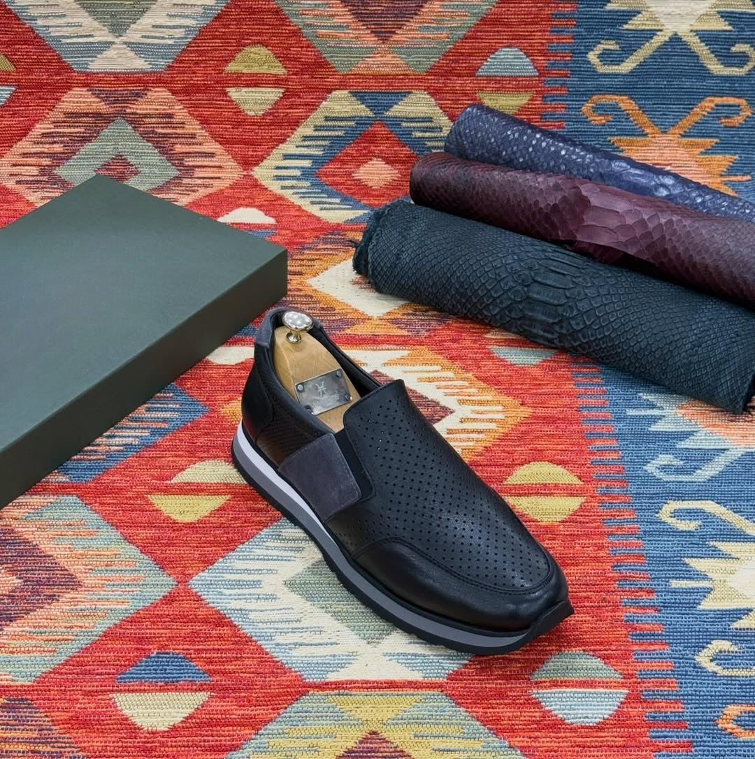 Men's mesh breathable slip-on shoes