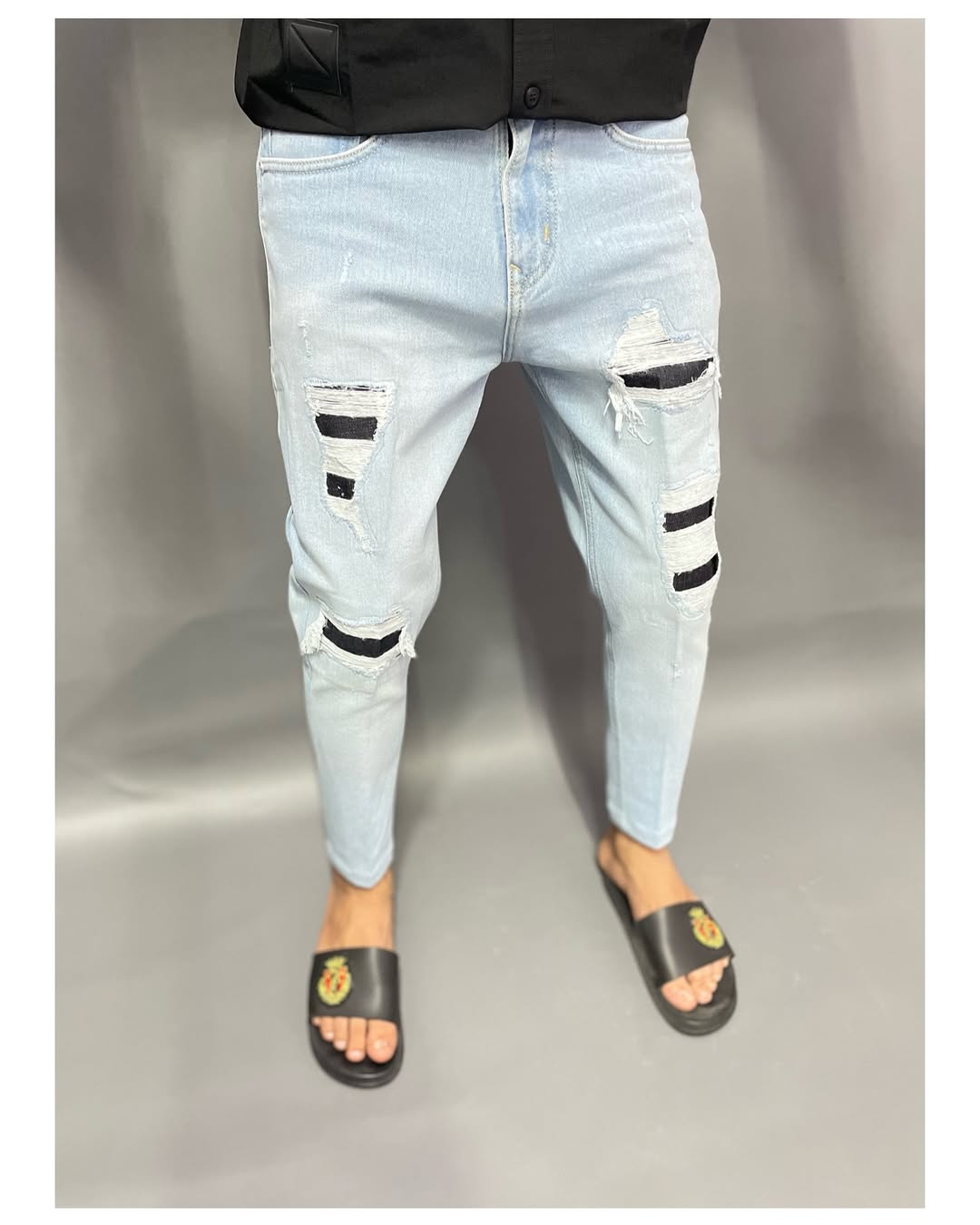 Men's Light-Colored Ripped Jeans