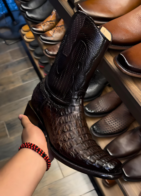 Men's Classic Textured Boots