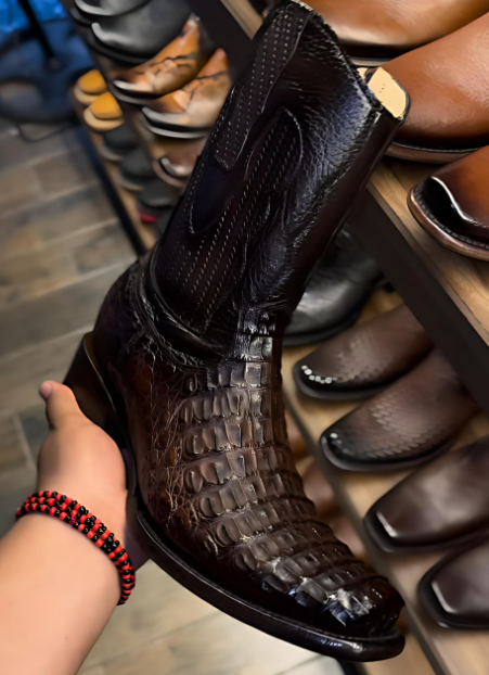 Men's Classic Textured Boots