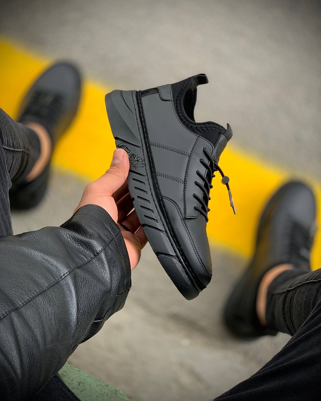 Men's Black Leather Casual Shoes