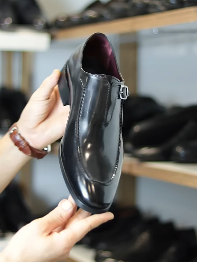 Men's textured leather shoes