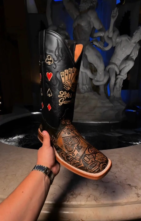 Men's wear-resistant embroidered boots