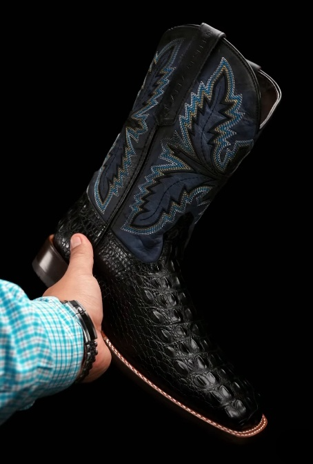Men's leather embroidered boots