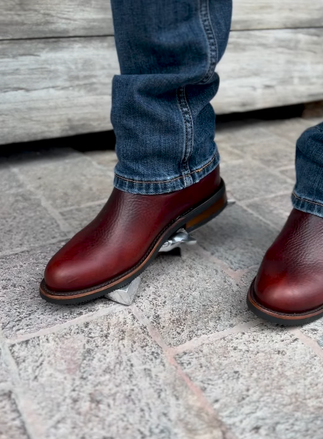 Wear-resistant and non-slip leather boots