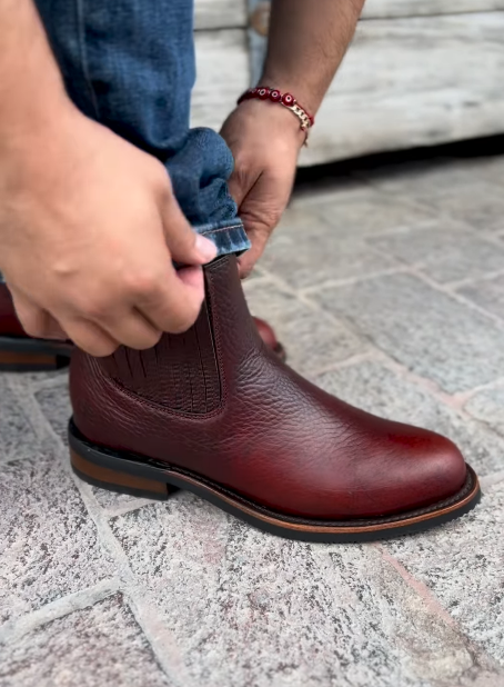 Wear-resistant and non-slip leather boots