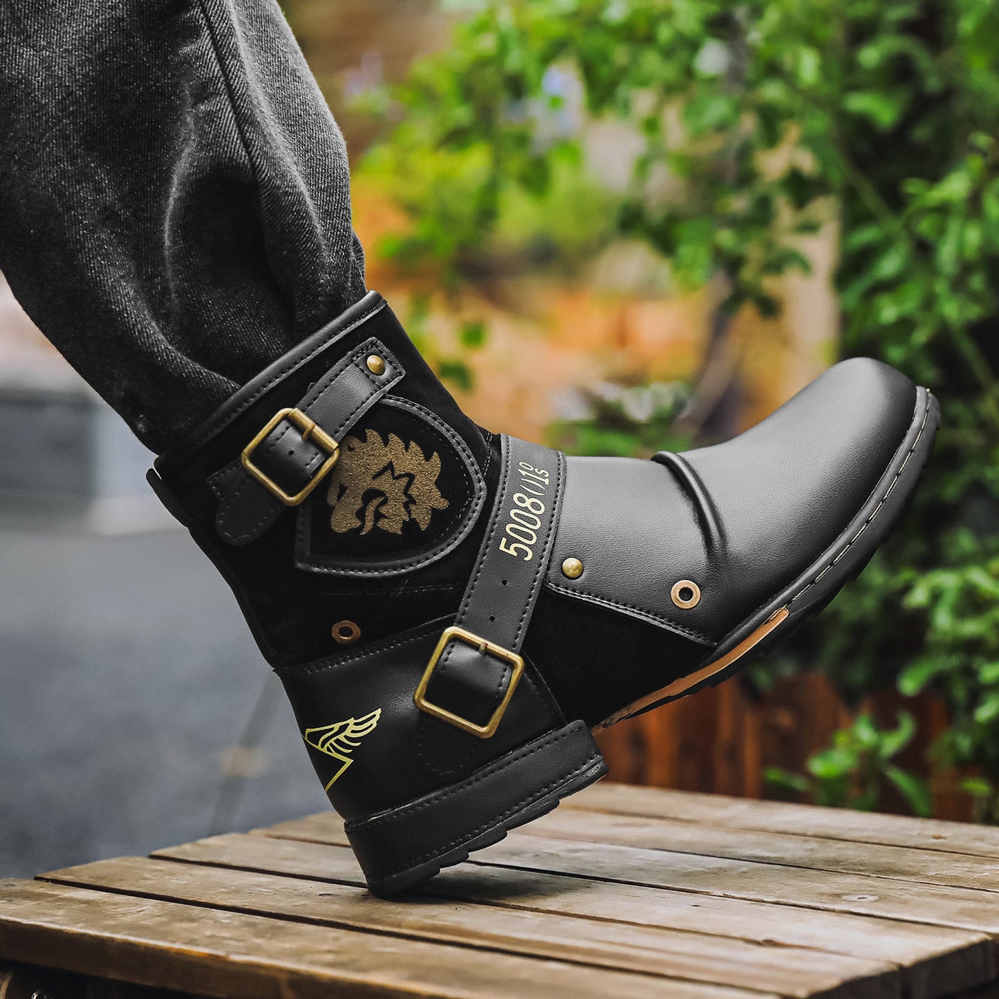 Men's retro metal buckle side zipper boots