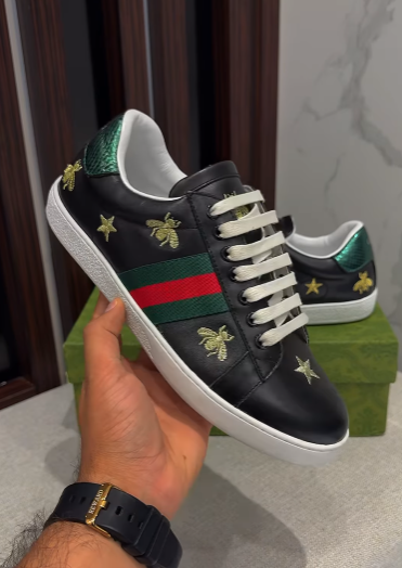 Men's embroidered slip-on shoes