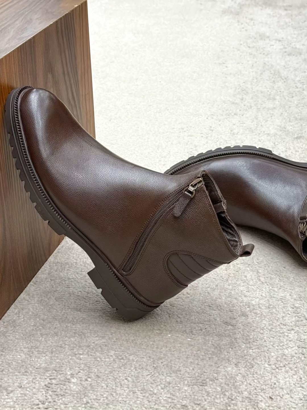 Men's slanted zipper leather shoes