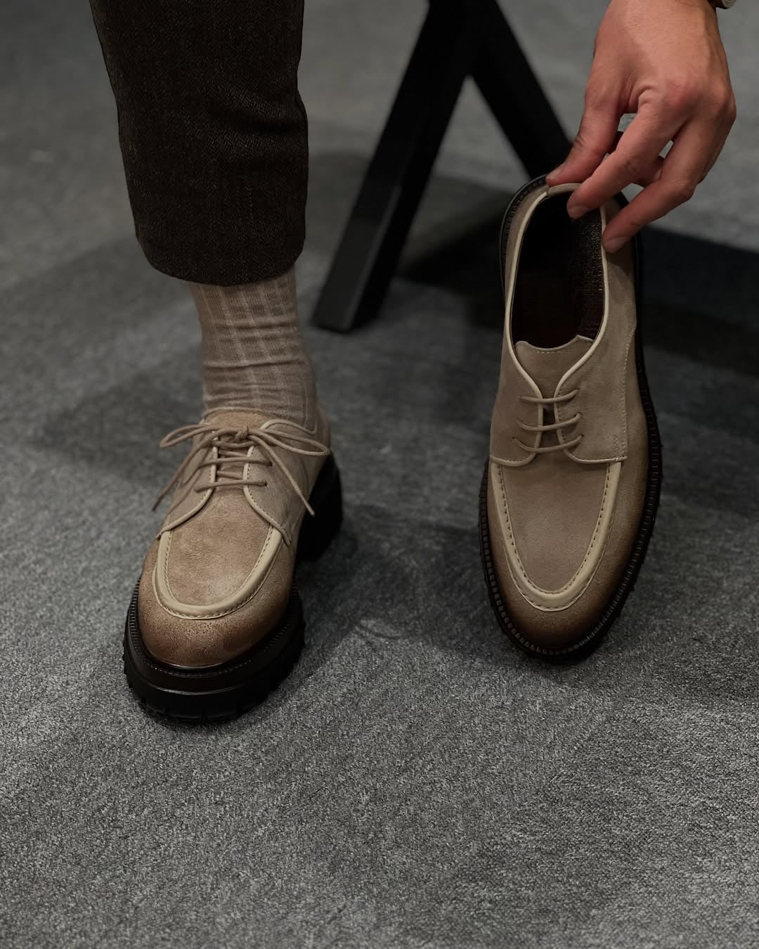 Men's suede lace-up loafers