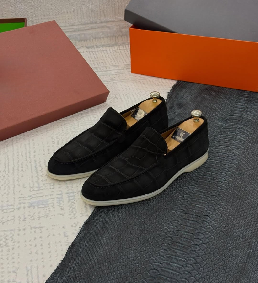 Suede crocodile pattern slip-on men's shoes