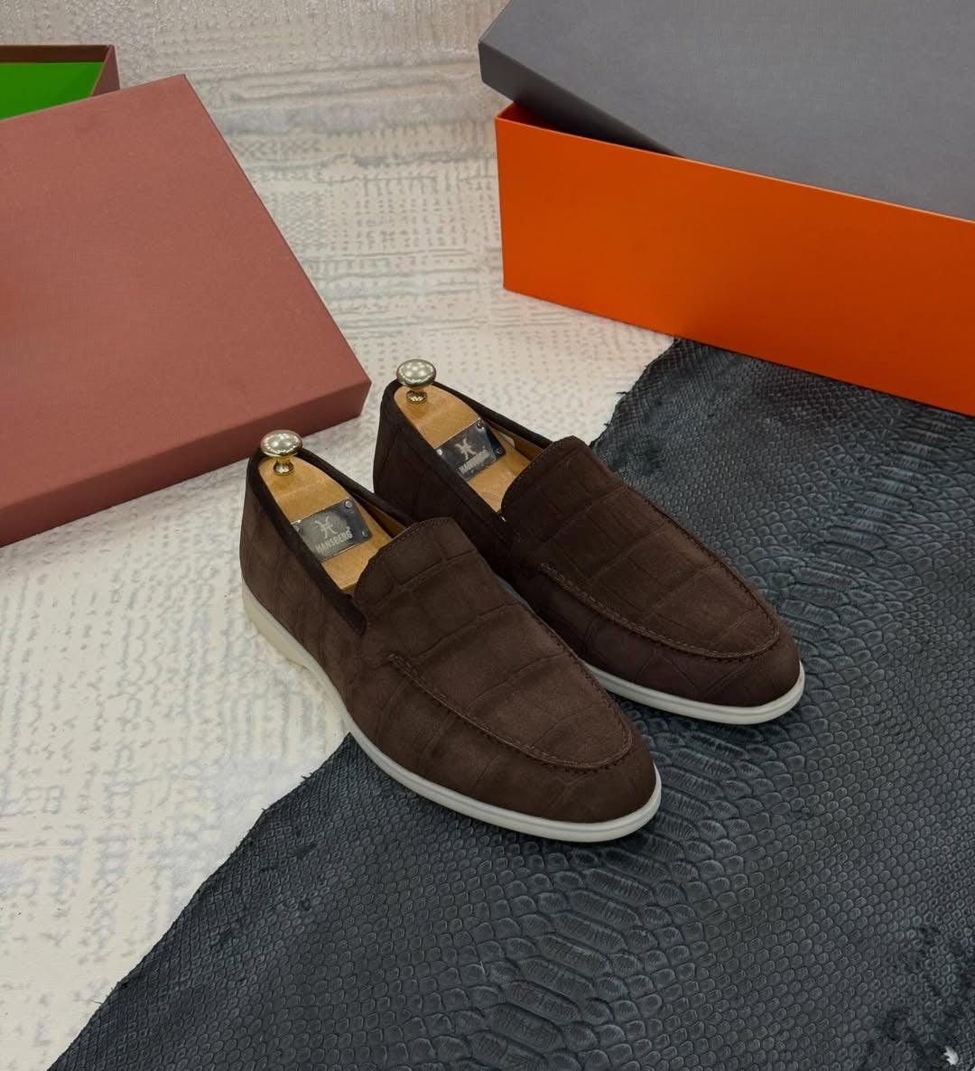 Suede crocodile pattern slip-on men's shoes
