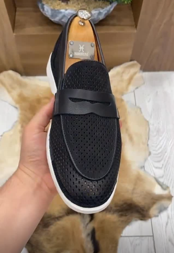 Men's mesh breathable slip-on shoes