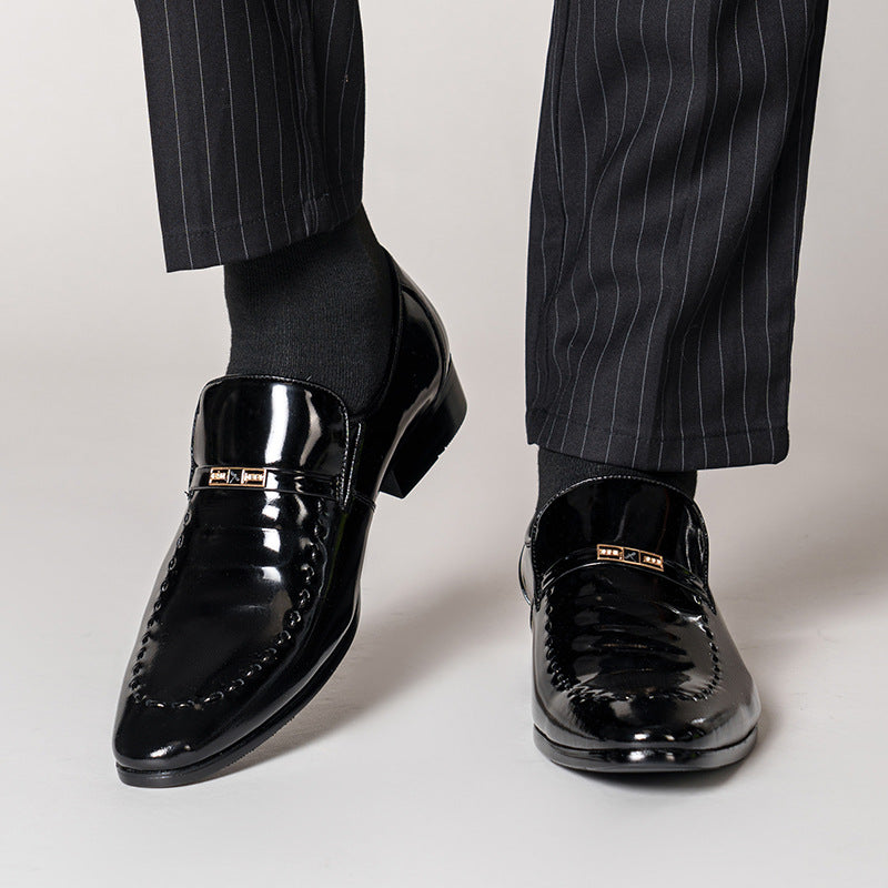 Men's glossy leather shoes