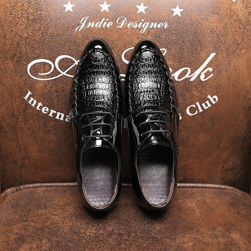 Men's glossy leather shoes