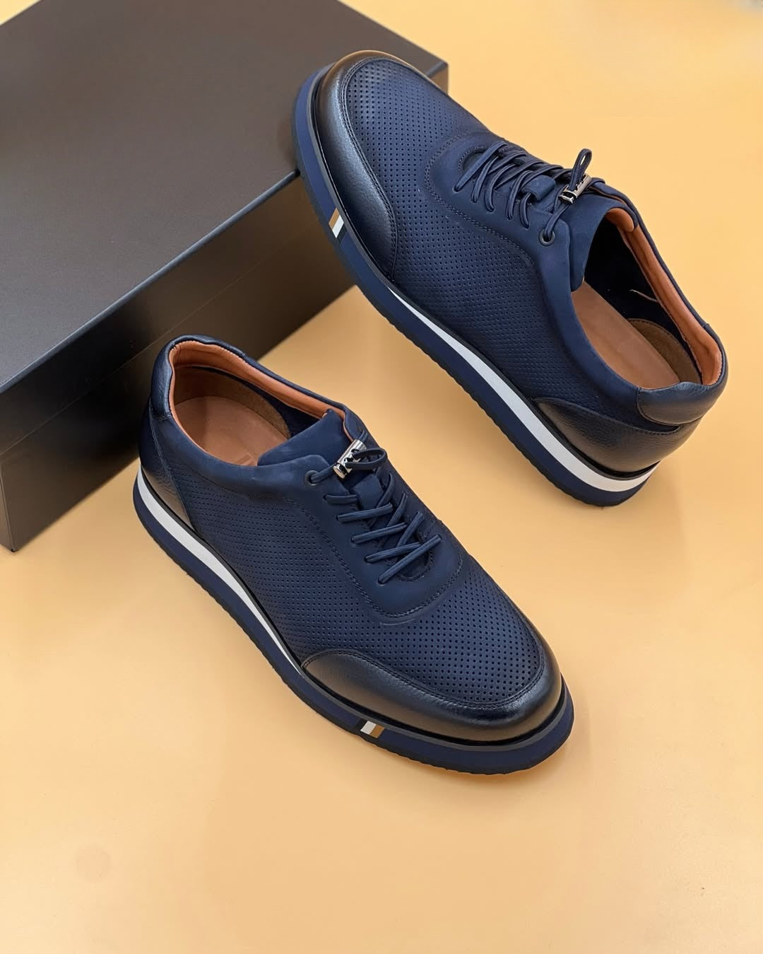 Men's casual and comfortable slip-on shoes