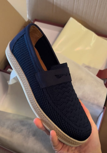 Men's casual and comfortable slip-on shoes