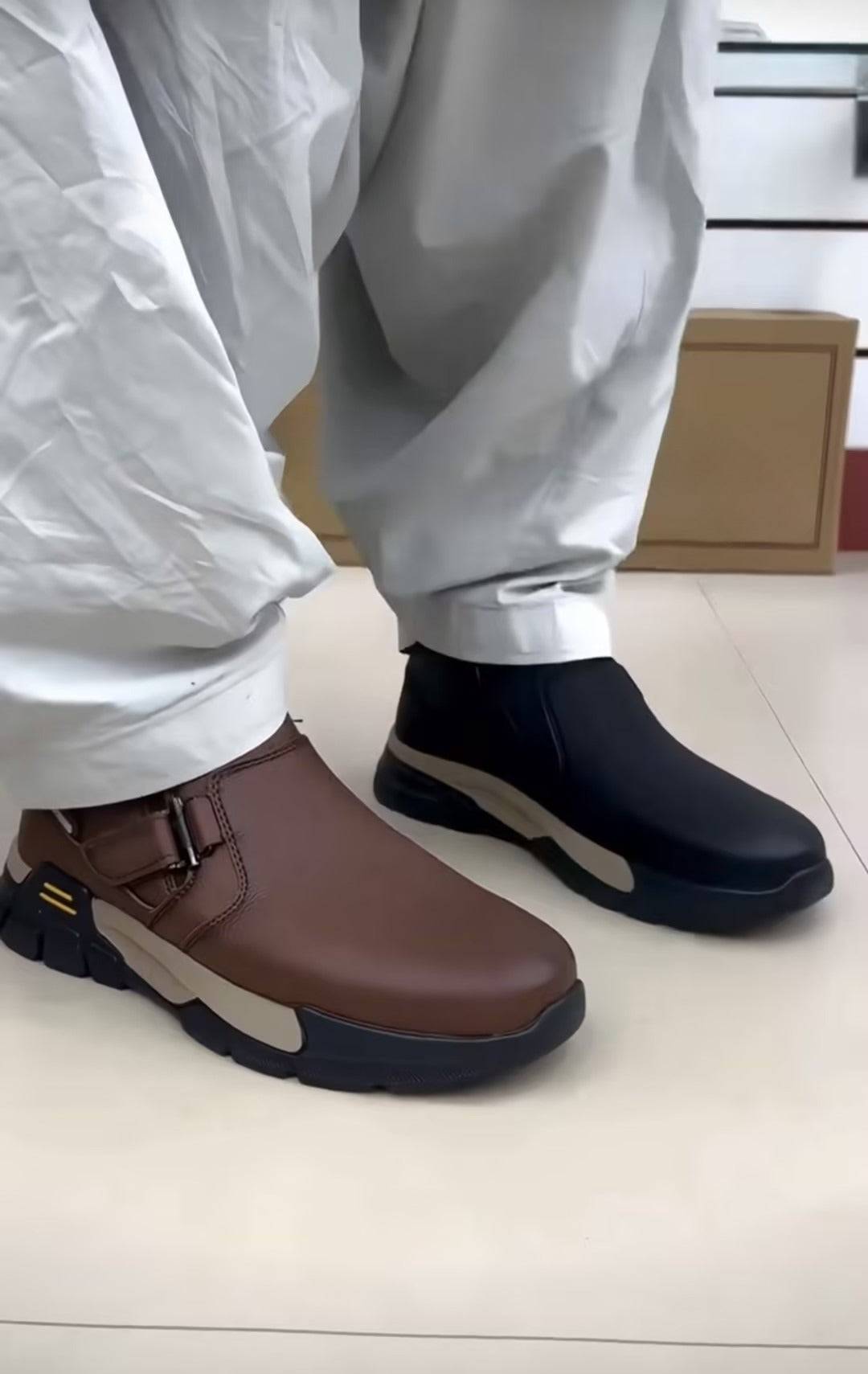 Men's leather side zipper shoes