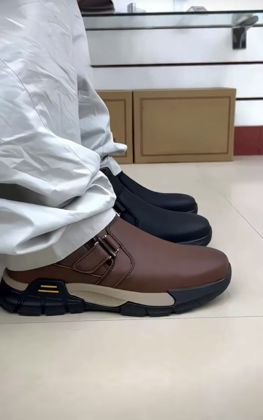 Men's leather side zipper shoes
