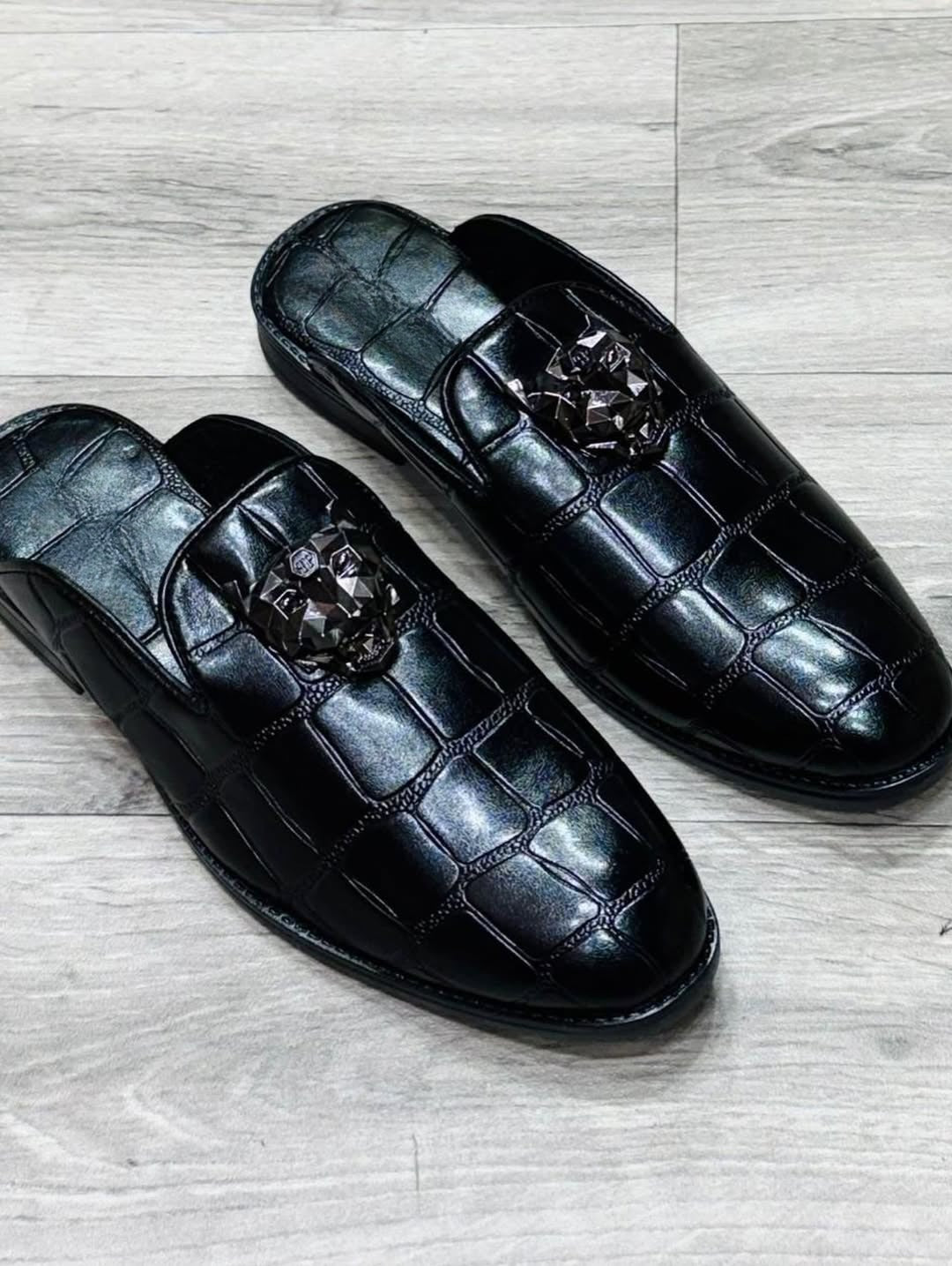 Men's textured leather slippers