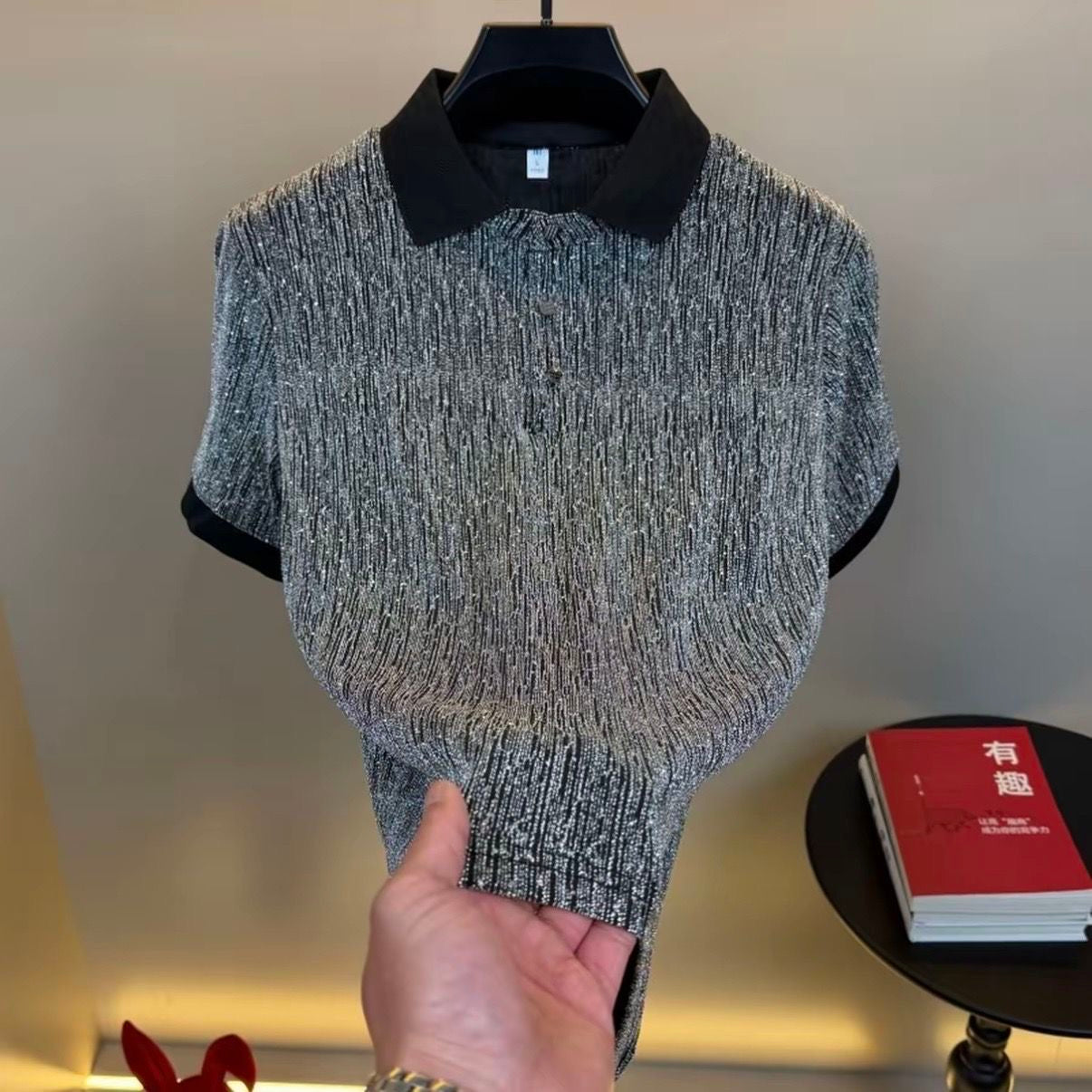 Men's gold-threaded polo collar shirt