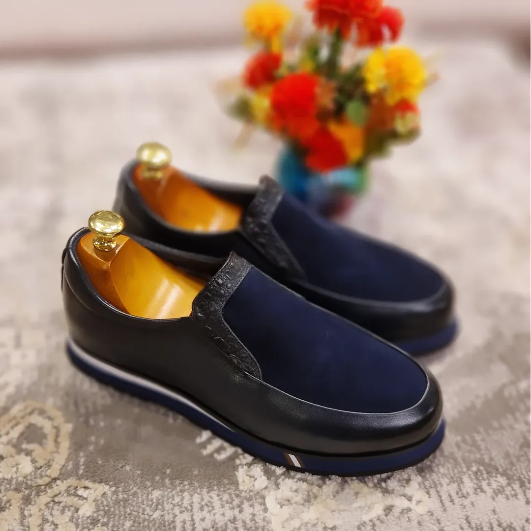 Men's casual and comfortable slip-on shoes
