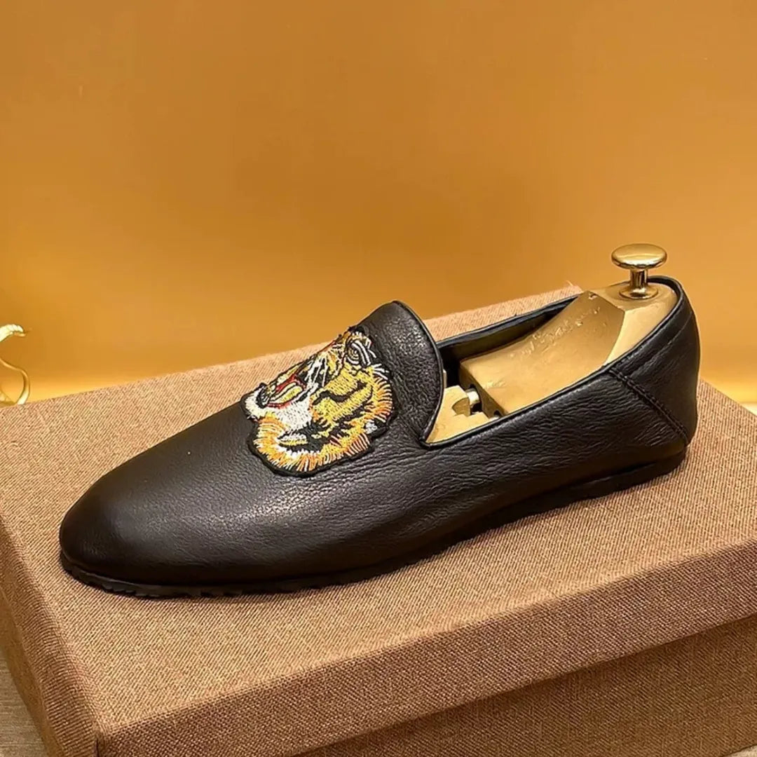 Men's soft leather embroidered slip-on shoes