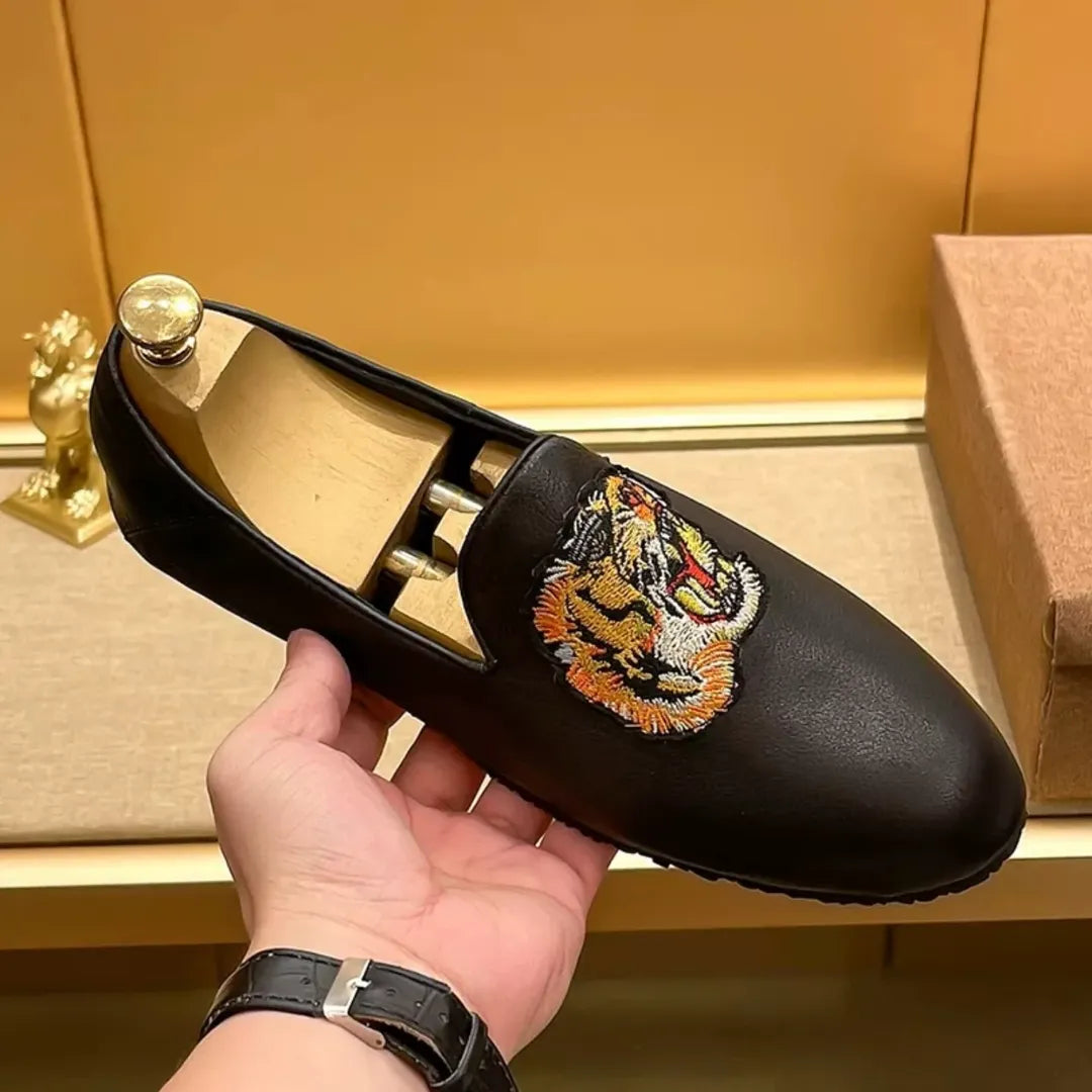 Men's soft leather embroidered slip-on shoes